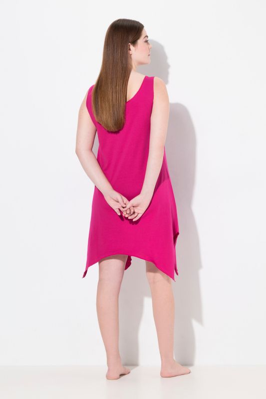 Chemise de nuit TRUYOU sans manches, base se terminant en pointes et décolleté rond