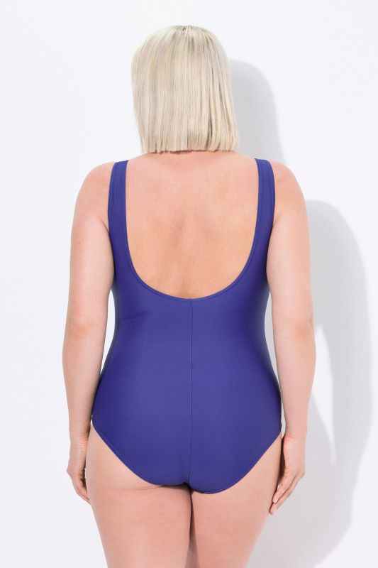 Maillot de bain sans bonnets souples, motif feuilles, profondément échancré dans le dos