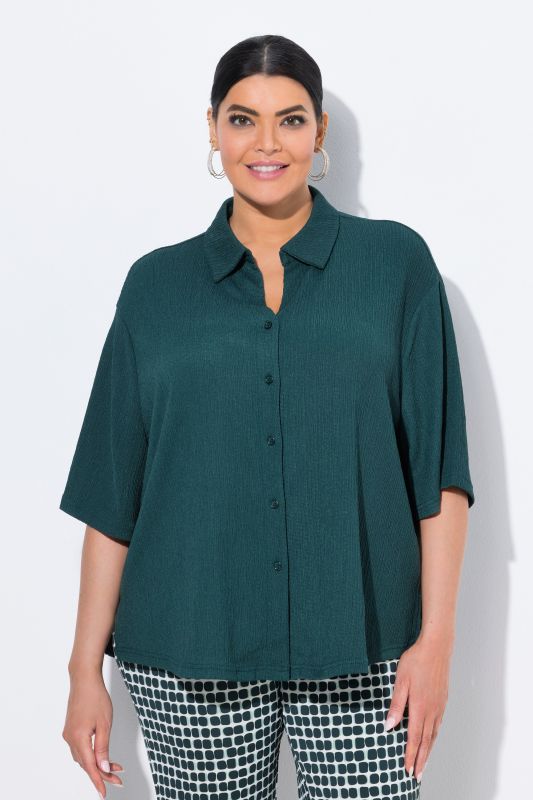 Chemisier à manches courtes et col chemise, matière texturée