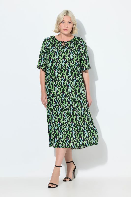 Robe midi, coupe évasée, col tunisien, manches courtes