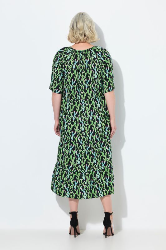 Robe midi, coupe évasée, col tunisien, manches courtes