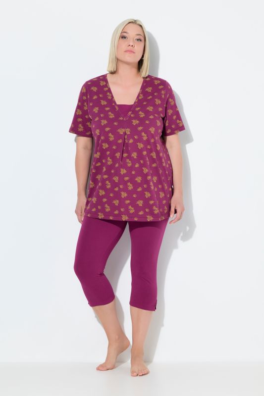Pyjama. T-shirt col V et manches courtes. Pantalon corsaire