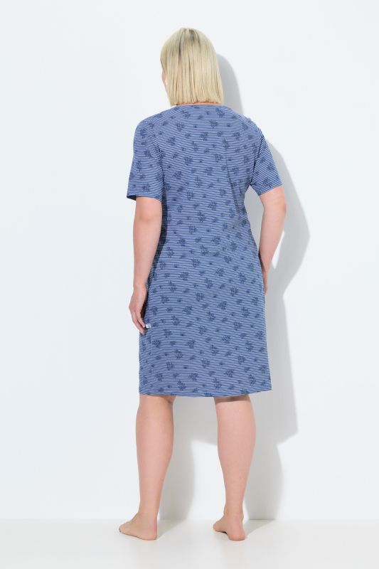 Chemise de nuit à col en V et manches courtes. Motif rayures/fleurs