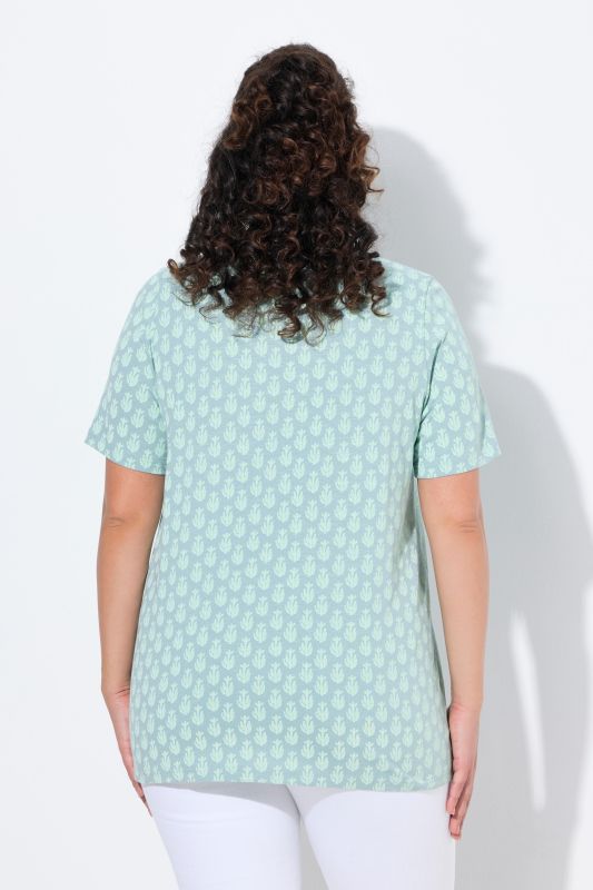 T-shirt, coupe évasée, col V, jolis plis creux, manches courtes