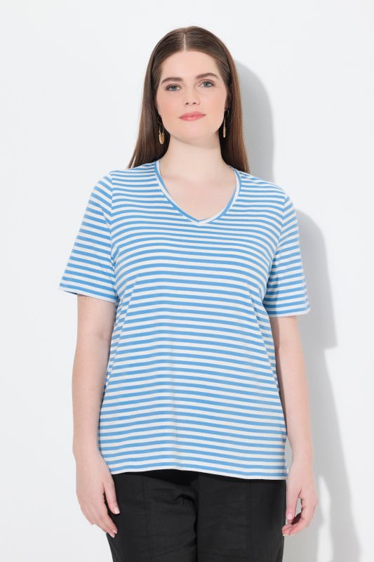 T-shirt rayé en coton bio. Col V et manches courtes