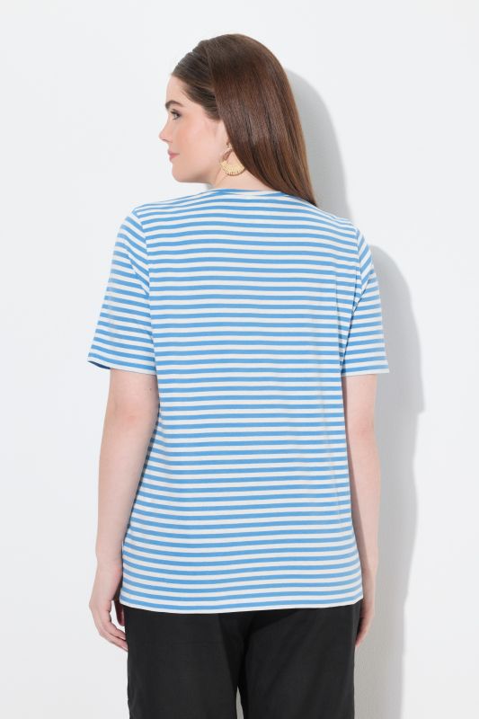 T-shirt rayé en coton bio. Col V et manches courtes