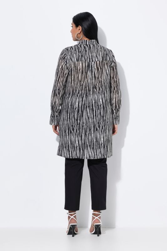 Chemisier long, tissu texturé, manches longues et col chemise