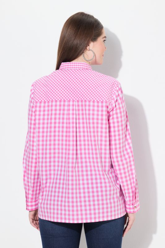 Chemisier à carreaux s'inspirant des tenues traditionnelles bavaroises, col chemise et manche longue, pattes de retroussage