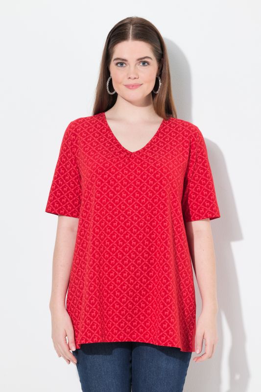 T-shirt s'inspirant des tenues traditionnelles bavaroises, encolure en V et manches courtes, coupe évasée