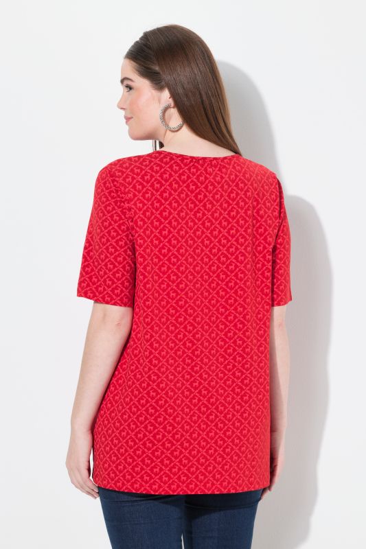 T-shirt s'inspirant des tenues traditionnelles bavaroises, encolure en V et manches courtes, coupe évasée