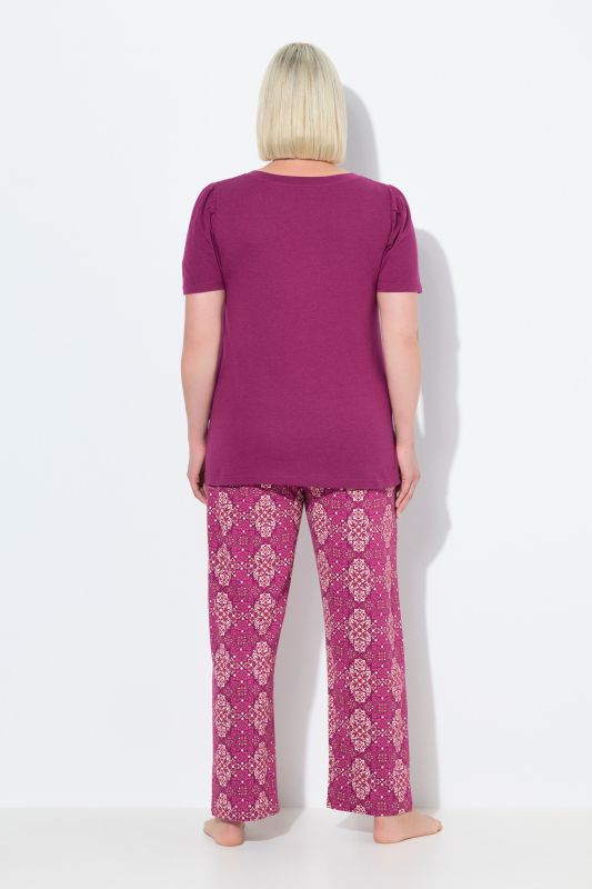 Pyjama 2 pièces (pantalon + T-shirt), motif losanges, décolleté en V et manches courtes