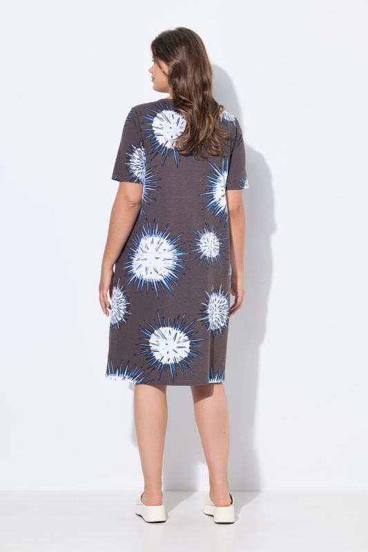 Robe. Décolleté rond et manches courtes. OEKO-TEX MIG