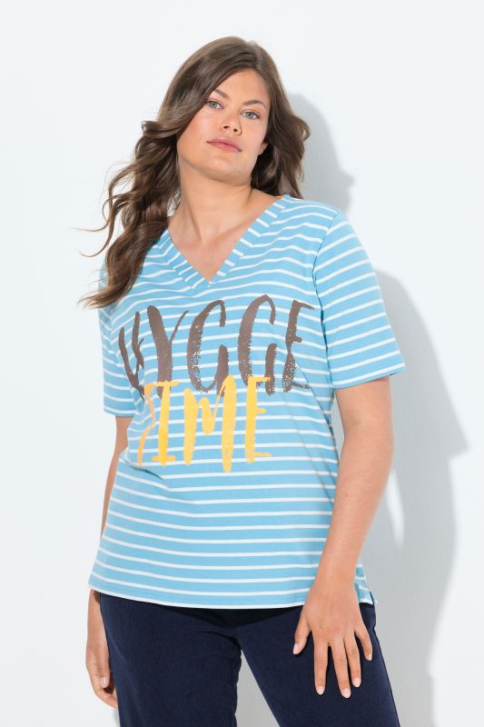 T-shirt rayé. Encolure V et manches courtes
