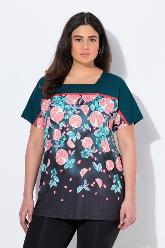 T-shirt oversize technique. Encolure carrée et manches courtes
