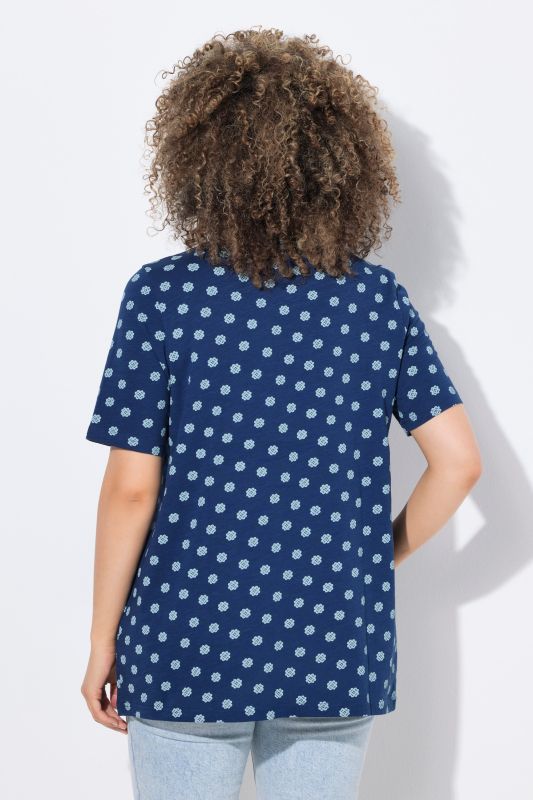T-shirt avec plis fantaisie, décolleté en V et manches courtes, coupe évasée