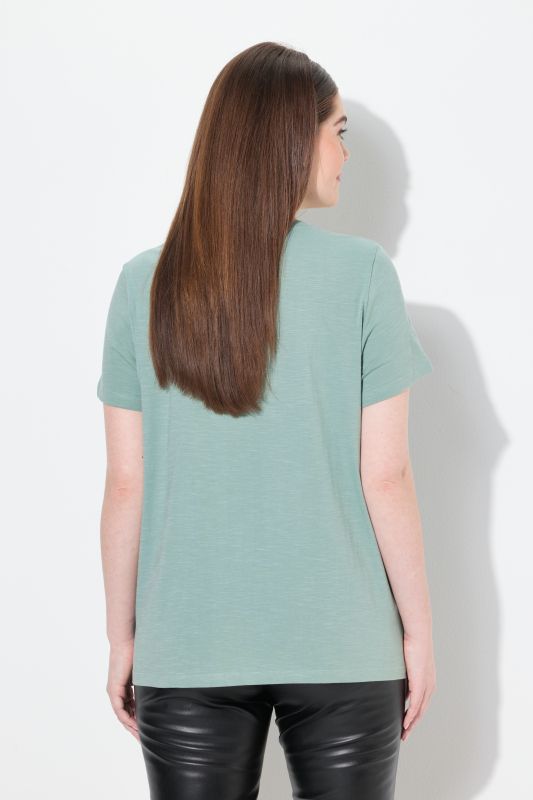 T-shirt motif traditionnel bavarois. Col rond et manches courtes. Coupe Classic