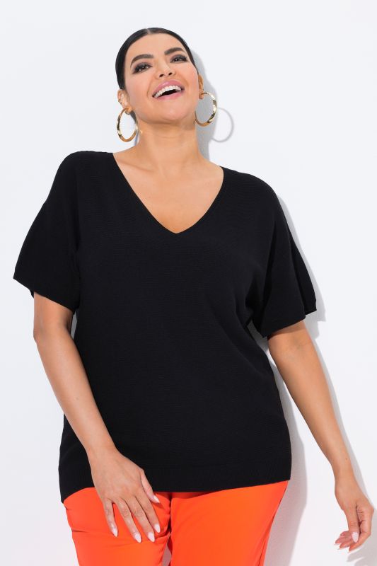 Pull côtelé, col en V et manches courtes