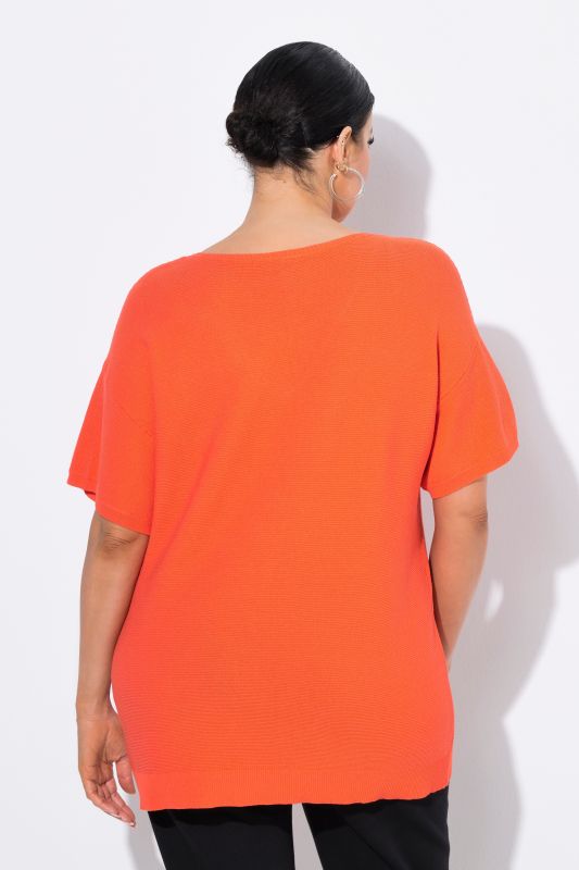 Pull côtelé, col en V et manches courtes