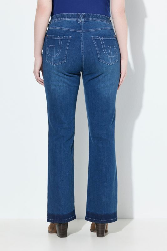 Jean Bootcut Sarah, en denim stretch, jambe évasée et ourlet frangé
