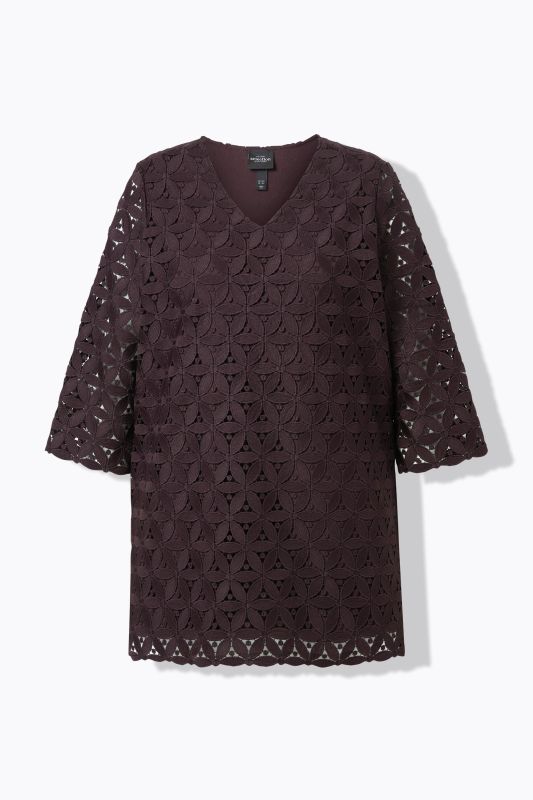 Tunique avec broderies ajourées, décolleté en V et manches 3/4, coupe évasée