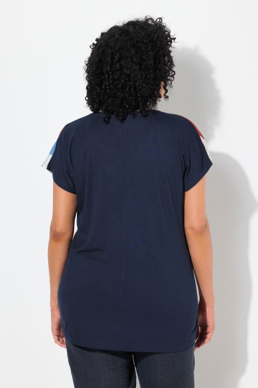 T-shirt oversize. Encolure ronde et manches courtes. Imprimé graphique