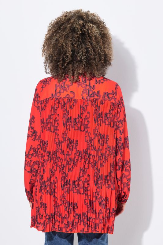 Chemisier plissé, motif lettres de l'alphabet, col chemise et manches longues, coupe évasée