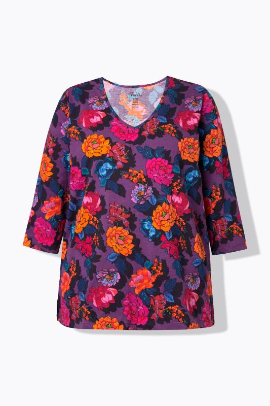 T-shirt, coupe évasée. Col en V et manches 3/4