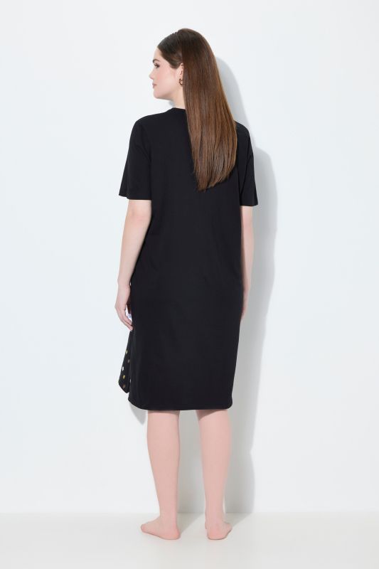 Chemise de nuit à fleurs, broderie sur le buste, décolleté en V et manches courtes