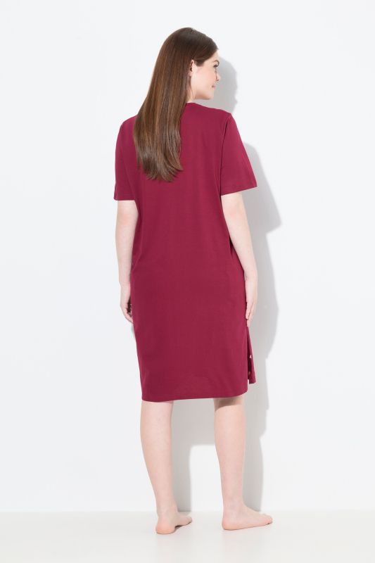 Chemise de nuit à fleurs, broderie sur le buste, décolleté en V et manches courtes