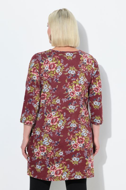 T-shirt long à fleurs, décolleté rond et manches 3/4, coupe évasée