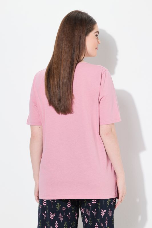 T-shirt de pyjama en coton bio. Col en V et manches courtes