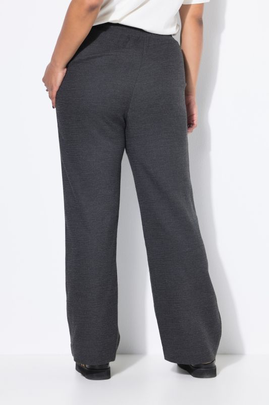 Pantalon finement texturé. Coupe Wide Legs, taille haute