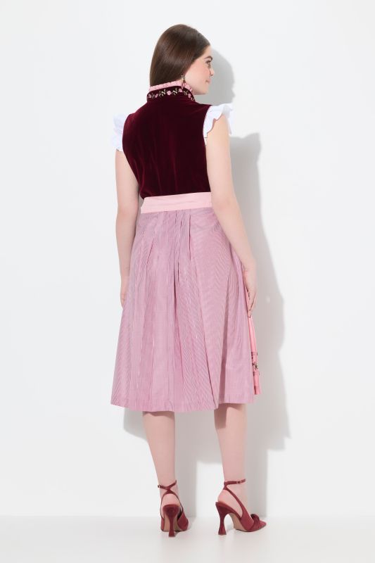 Dirndl en velours sans manches, costume traditionnel bavarois. Encolure carrée et broderies