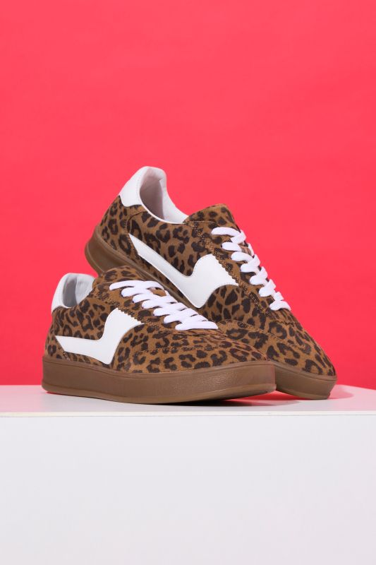 Sneakers en cuir, imitation léopard – largeur H