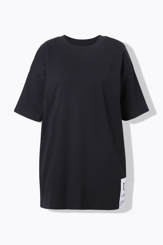 T-shirt oversize. Manches courtes. Patch sur la base