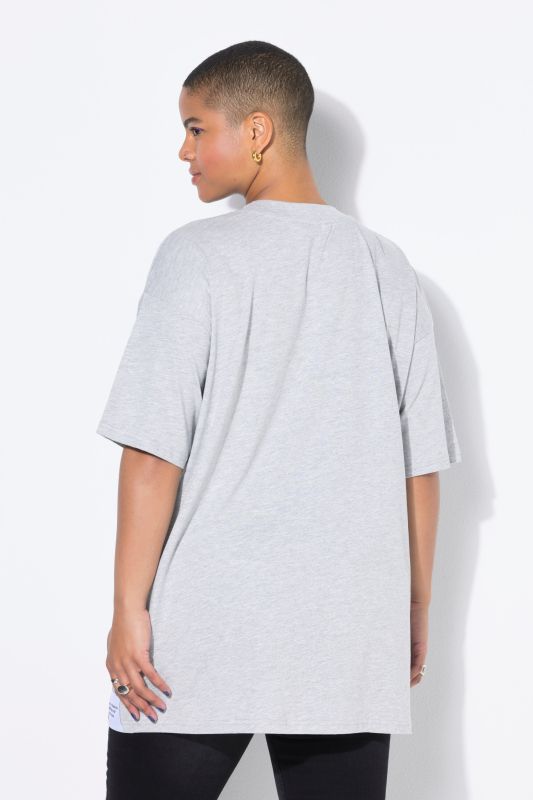 T-shirt oversize. Manches courtes. Patch sur la base