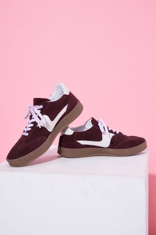 Sneakers en cuir avec bandes, largeur H