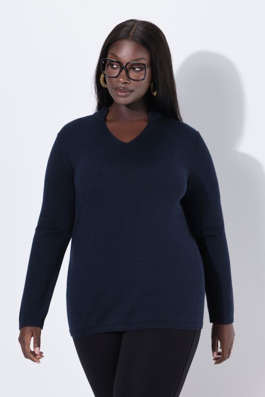 Pull à teneur en soie, col jabot et manches longues