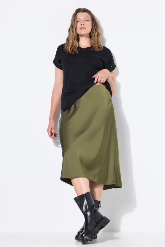 Jupe midi en satin coupe trapèze