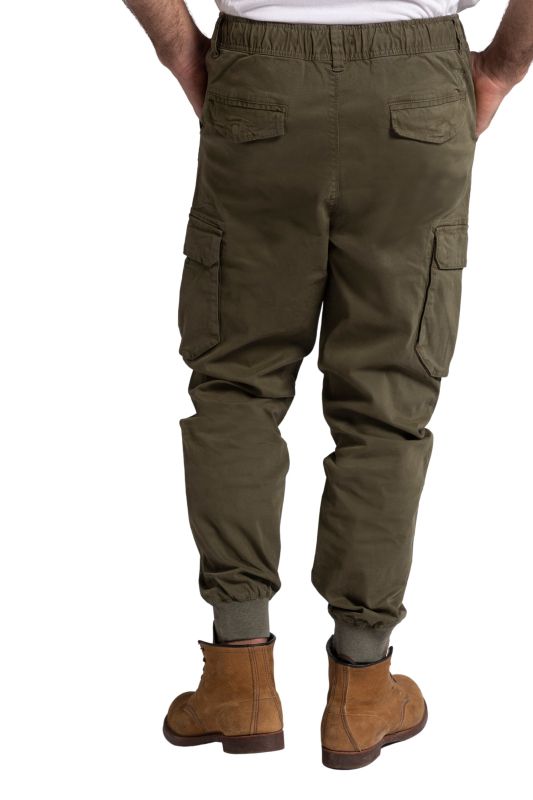 Pantalon cargo finition FLEXNAMIC®, multiples poches et coupe Modern Fit - jusqu'au 9 XL