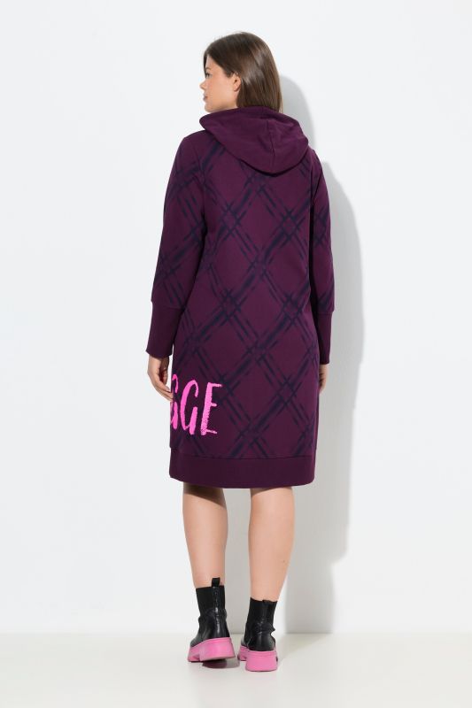 Robe en molleton. Manches longues et capuche