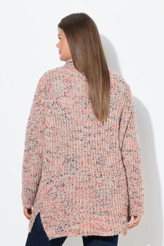 Pull long en maille. Manches longues, col camionneur