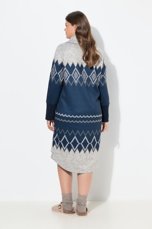 Robe à motif norvégien. Manches longues et capuche