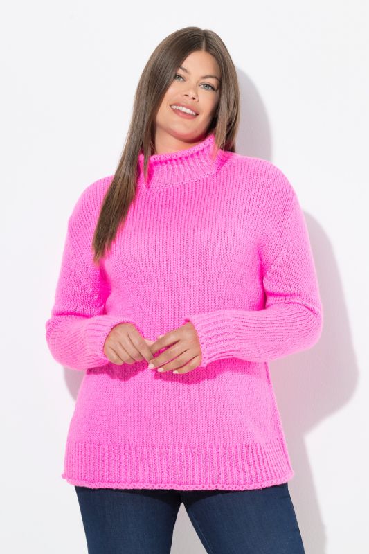 Pull en maille. Manches longues, col roulé