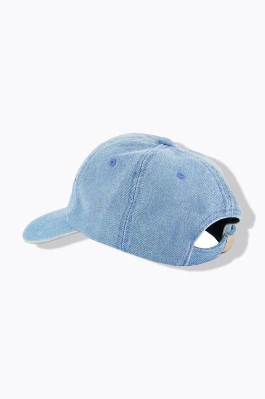 Casquette aspect jean avec une broderie