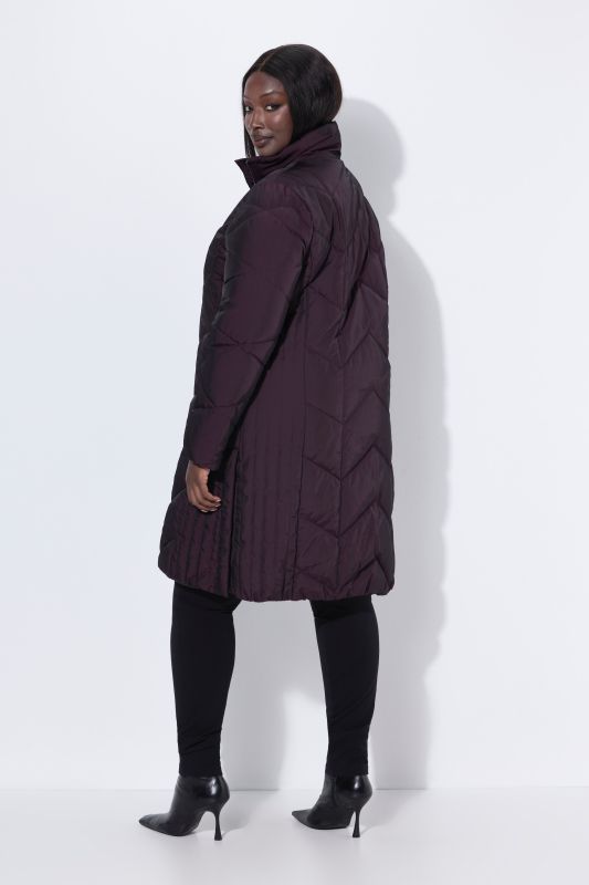 Manteau matelassé et imperméable, coupe évasée et boutons-pression sur les côtés