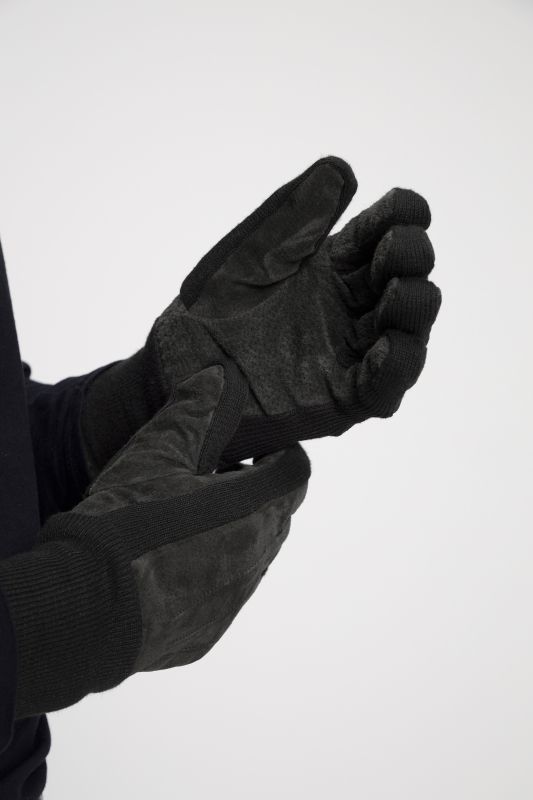Gants en cuir suédé, avec des empiècements en maille et une doublure bien chaude