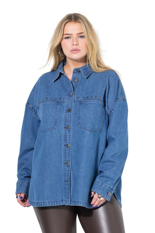 Chemise en jean oversize. Rivets fantaisie