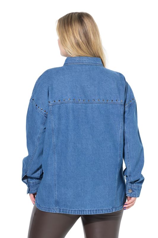 Chemise en jean oversize. Rivets fantaisie