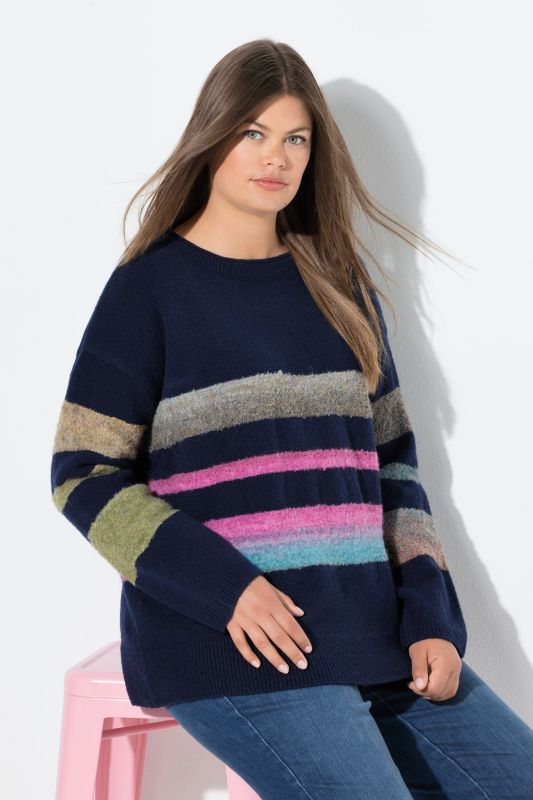 Pull en maille. Col rond, manches longues